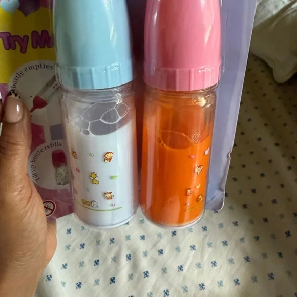 Magic bottles- 2 pc Doll Accessories Disappearing milk and juice Bottles - Picture 1 of 4